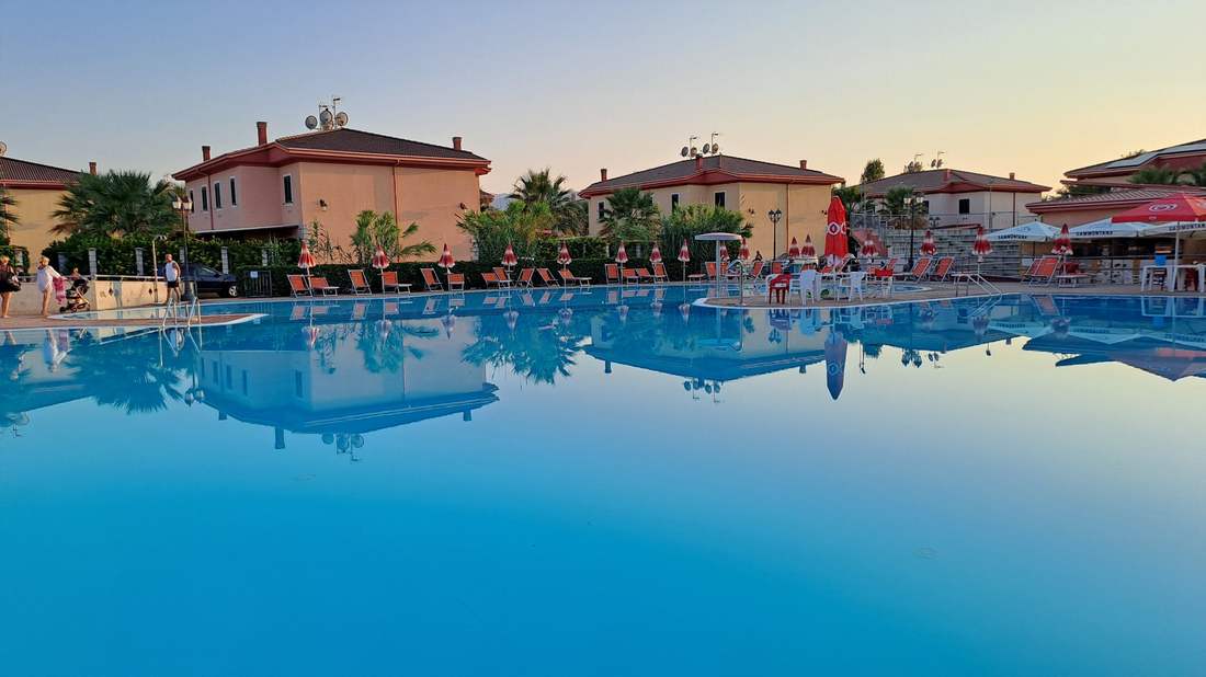 Piscina Villaggio Afrodite
