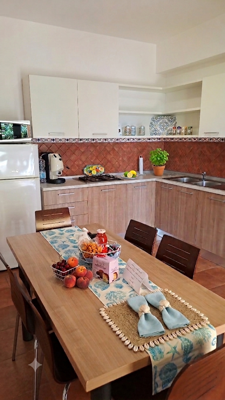 Cucina attrezzata con angolo pranzo